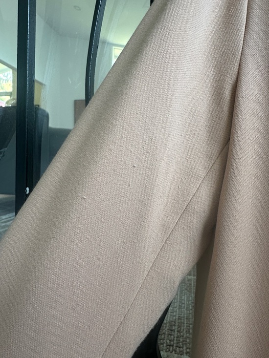 Cupcakes and Cashmere long Blazer in tan color. size small